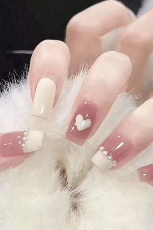 Nail box trái tim ngọc trai
