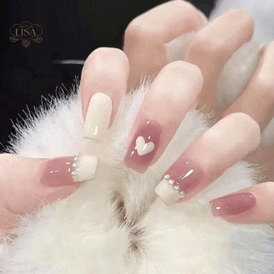 Nail box trái tim ngọc trai